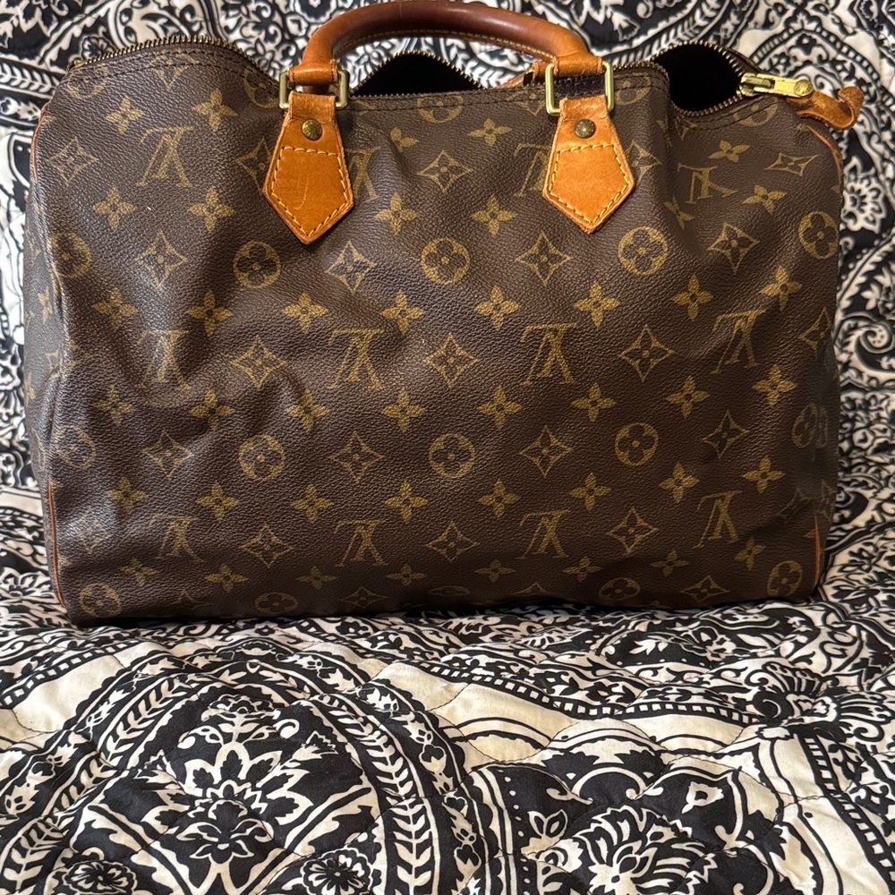 Vintage Louis Vuitton 35 Speedy